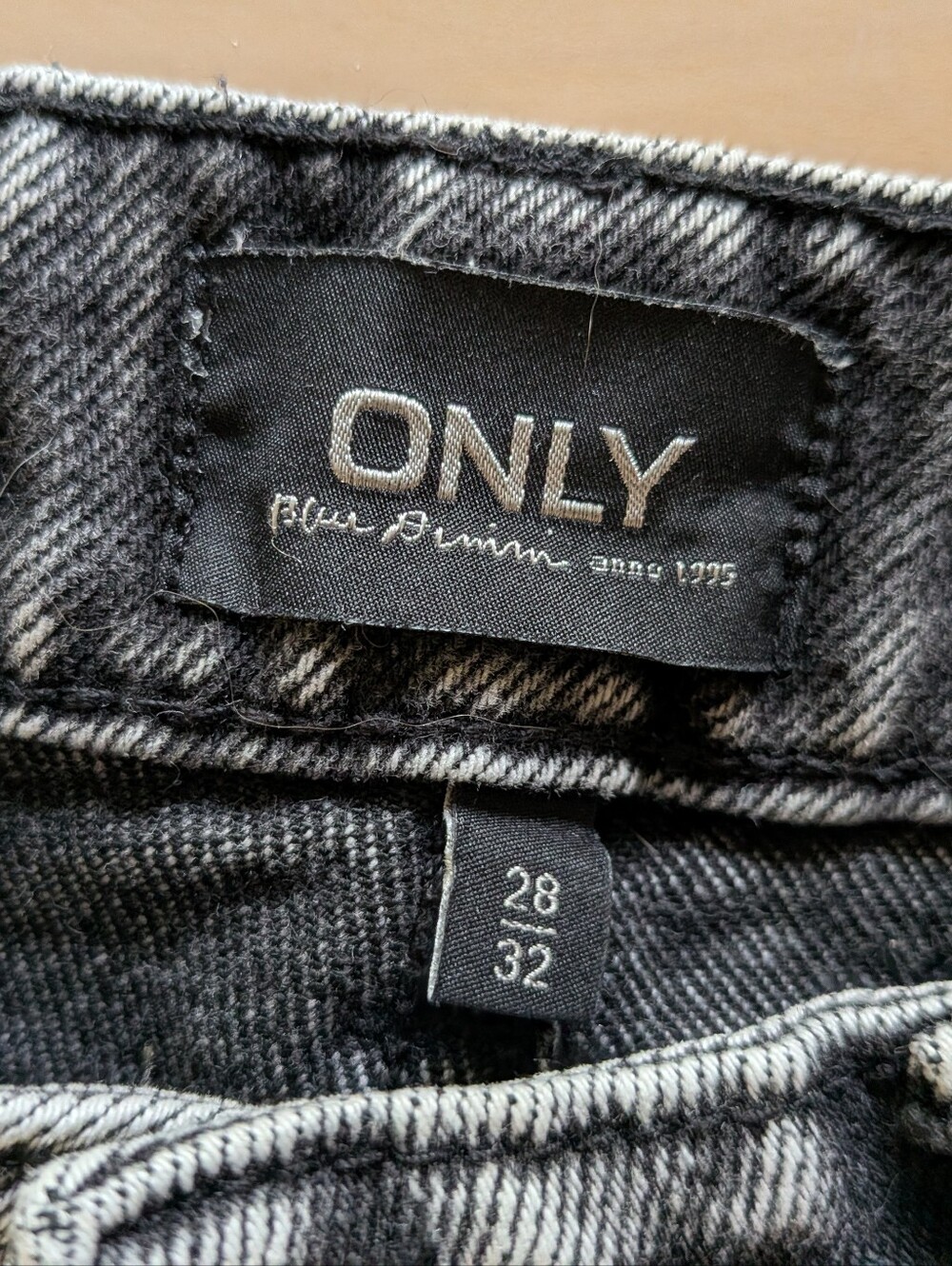 Only "Emily" Jeans High Waist Straight Raw Ankle Black Acid Size 28 - Picture 3 of 11
